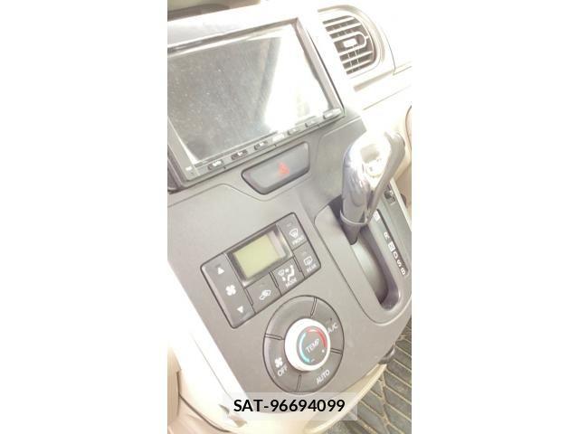 Daihatsu TANTO 2013-11 8317523-11