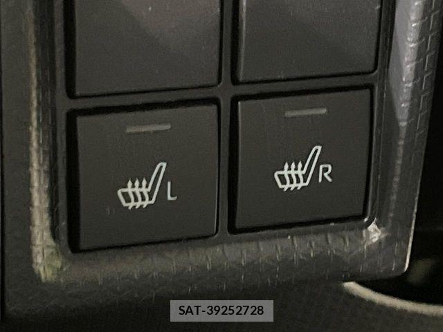 Daihatsu TANTO 2025-12 8317504-6