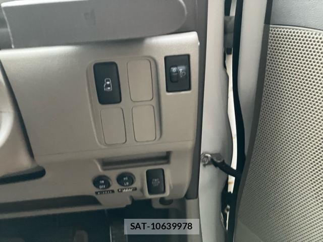 Daihatsu TANTO 2010-03 8317528-12