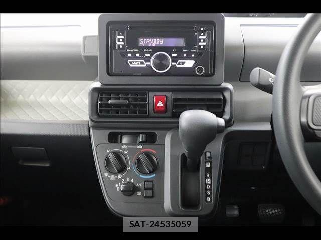 Daihatsu TANTO 2021-03 8369224-29