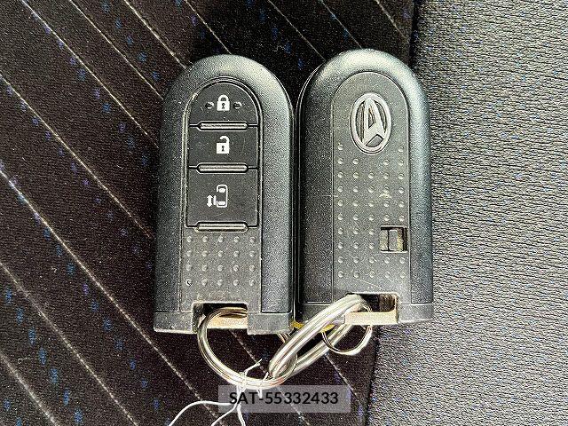 Daihatsu TANTO 2017-11 8369263-25