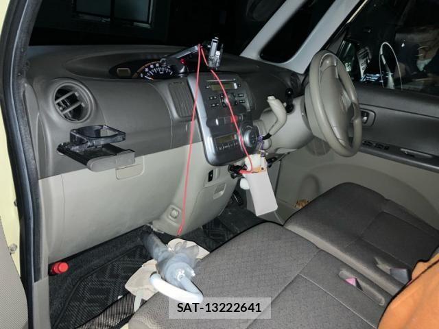 Daihatsu TANTO 2010-12 8369249-11