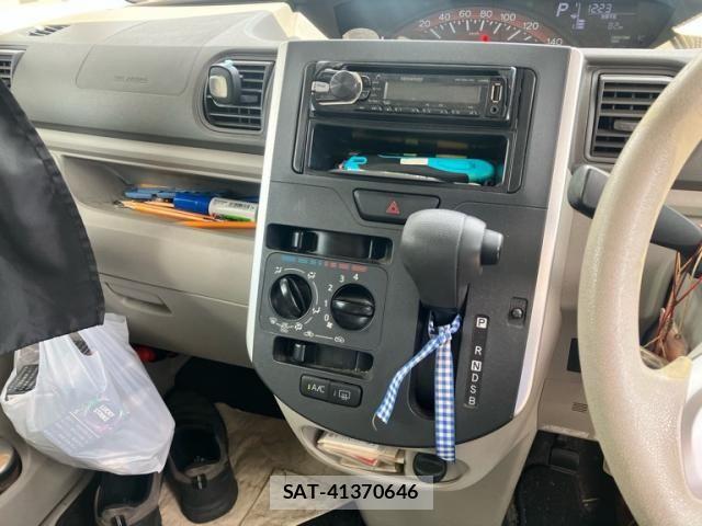Daihatsu TANTO 2015-09 8369246-10