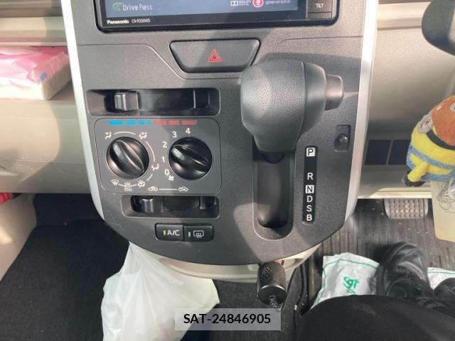 Daihatsu TANTO 2015-12 8369242-19