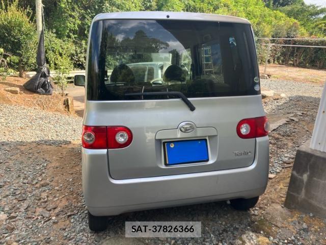 Daihatsu TANTO 2007-09 8369253-4