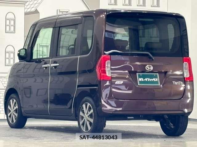 Daihatsu TANTO 2014-04 8369245-5