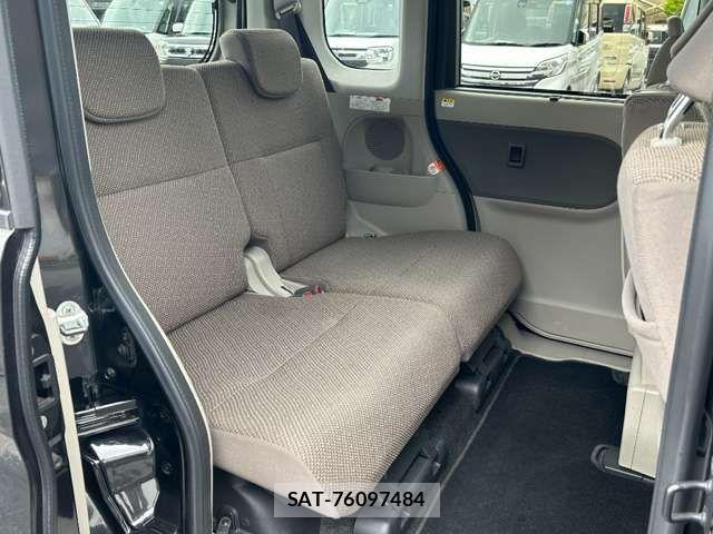 Daihatsu TANTO 2017-10 8369235-18