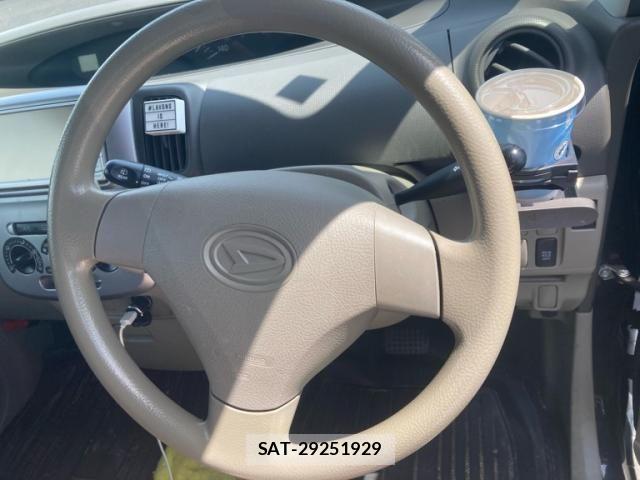 Daihatsu TANTO 2011-12 8369251-15