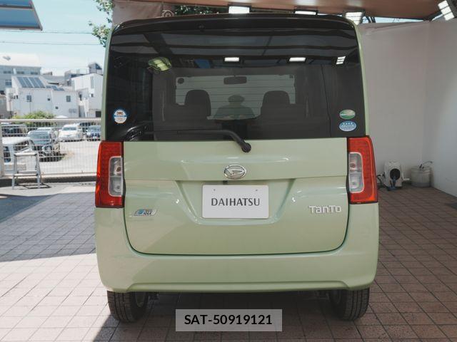 Daihatsu TANTO 2014-09 8369234-19