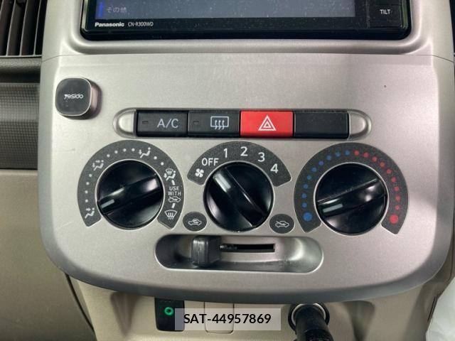 Daihatsu TANTO 2011-11 8369252-18