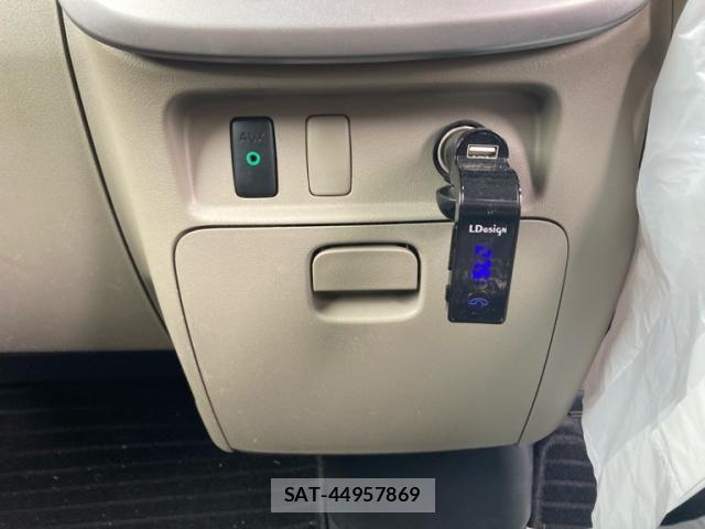 Daihatsu TANTO 2011-11 8369252-19
