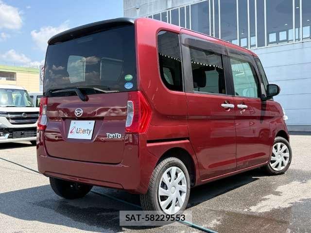 Daihatsu TANTO 2018-06 8369231-7