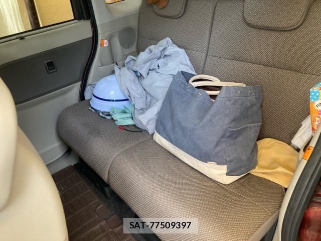 Daihatsu TANTO 2017-03 8369241-13