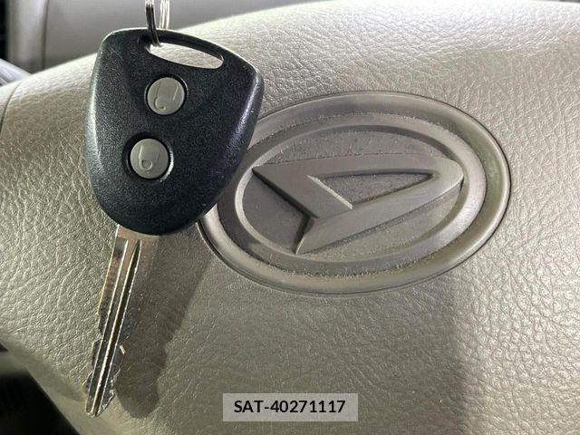 Daihatsu TANTO 2013-09 8372270-2