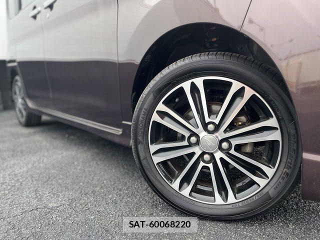 Daihatsu TANTO 2017-11 8415323-26