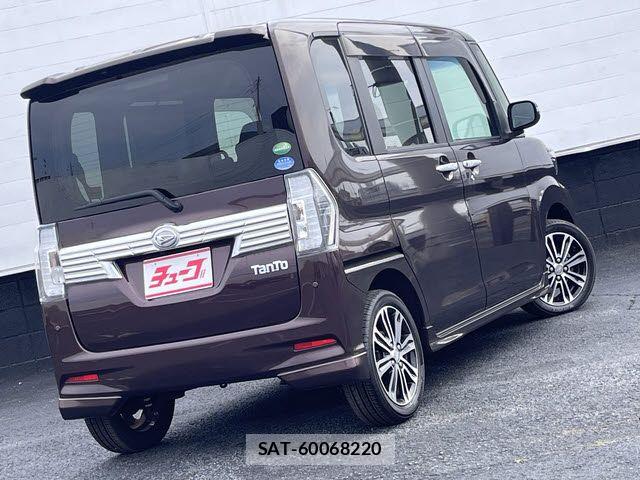 Daihatsu TANTO 2017-11 8415323-2