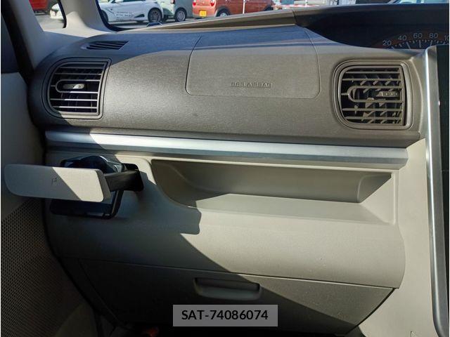 Daihatsu TANTO 2016-03 8415325-12