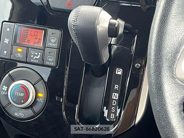 Daihatsu TANTO 2014-06 8415324-29