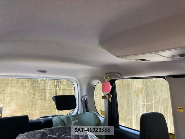 Daihatsu TANTO 2012-06 8415356-11