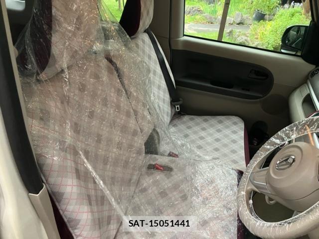 Daihatsu TANTO 2013-12 8438550-11