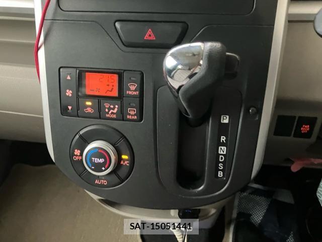 Daihatsu TANTO 2013-12 8438550-20