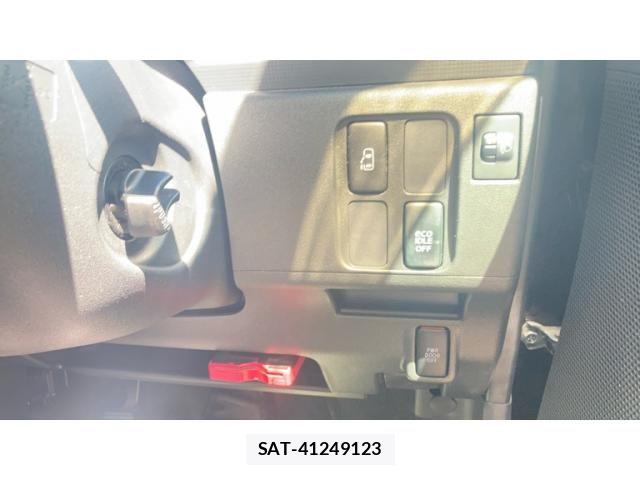 Daihatsu TANTO 2013-09 8438620-12