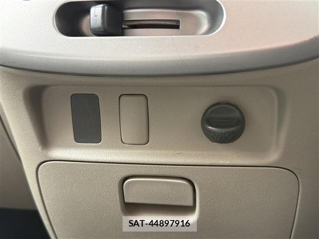 Daihatsu TANTO 2011-09 8527705-29