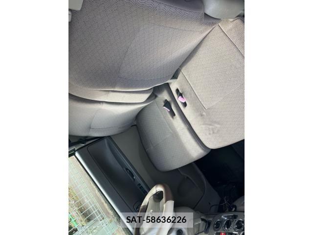 Daihatsu TANTO 2011-08 8563750-11