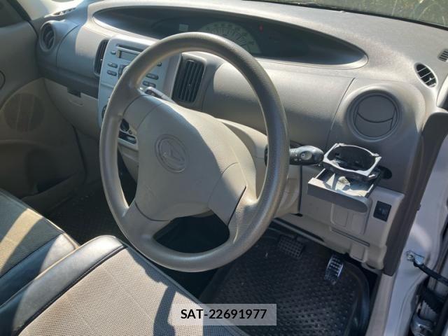 Daihatsu TANTO 2010-02 8563749-9