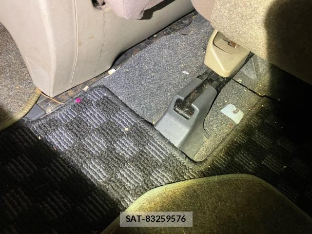 Daihatsu TANTO 2011-09 8629294-9