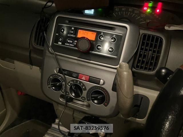 Daihatsu TANTO 2011-09 8629294-17