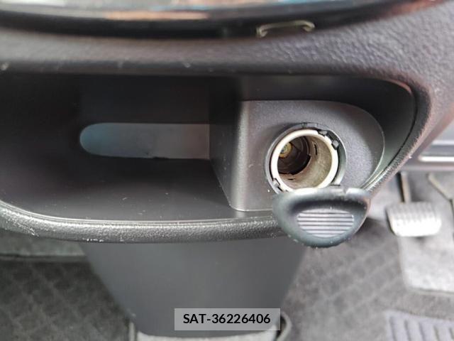 Daihatsu TANTO 2019-04 8661903-18