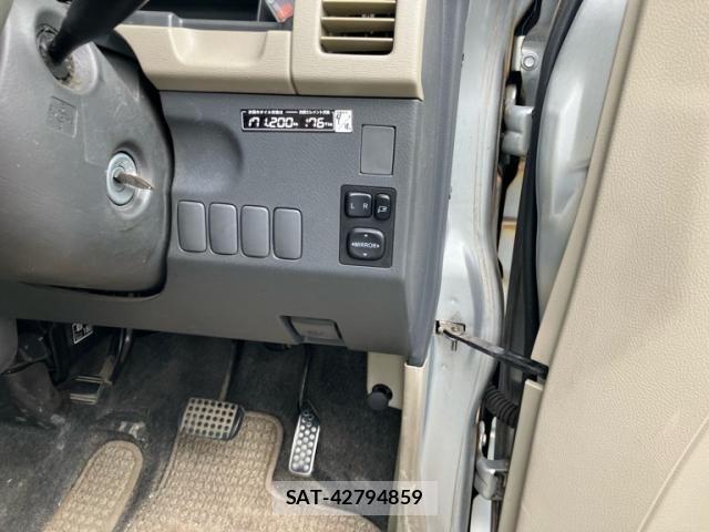 Daihatsu TANTO 2005-11 8661920-15