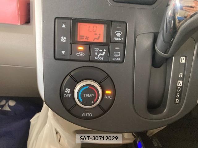 Daihatsu TANTO 2014-05 8661917-19
