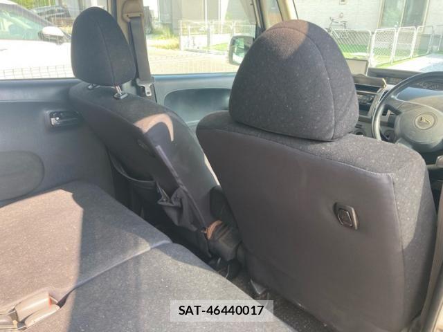 Daihatsu TANTO 2007-11 8667012-12