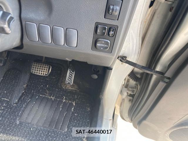 Daihatsu TANTO 2007-11 8667012-17