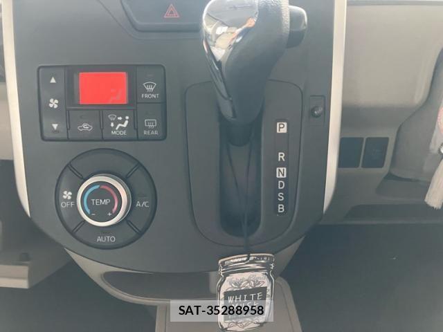 Daihatsu TANTO 2014-10 8661909-21