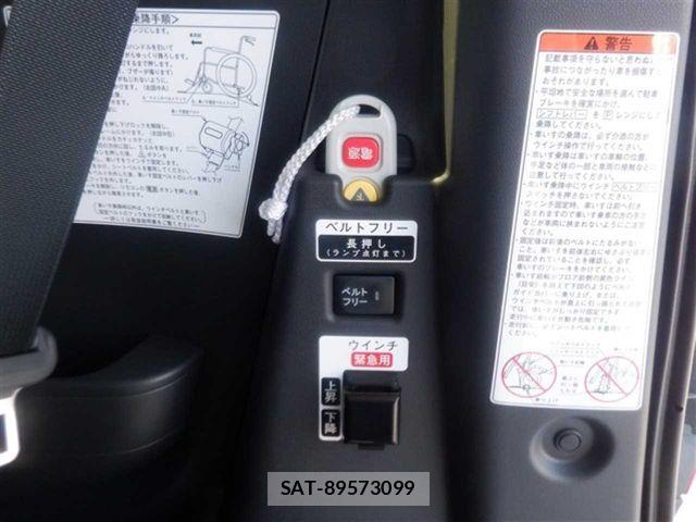 Daihatsu TANTO 2021-08 8661890-7
