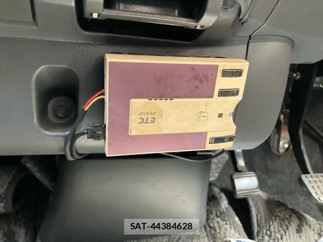 Daihatsu TANTO 2007-01 8661918-19
