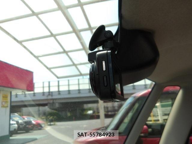 Daihatsu TANTO 2017-11 8661904-13