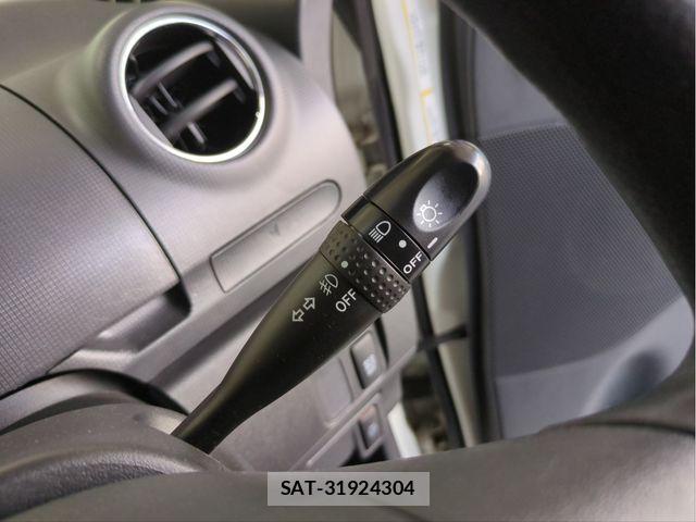 Daihatsu TANTO 2013-08 8661907-27
