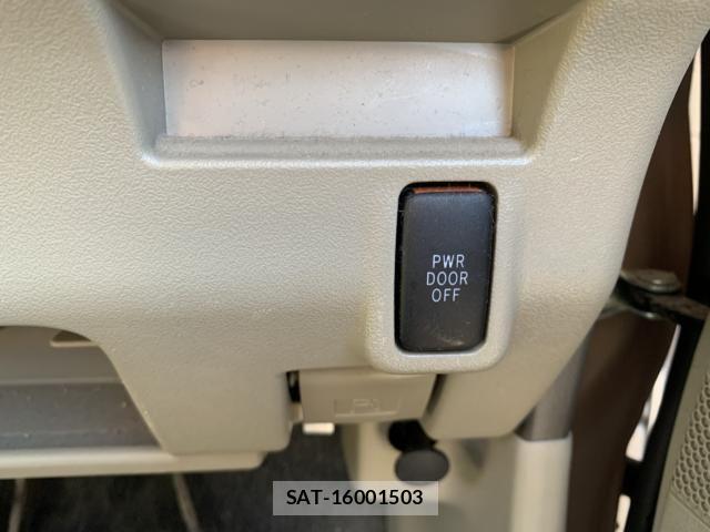 Daihatsu TANTO 2013-08 8686744-17