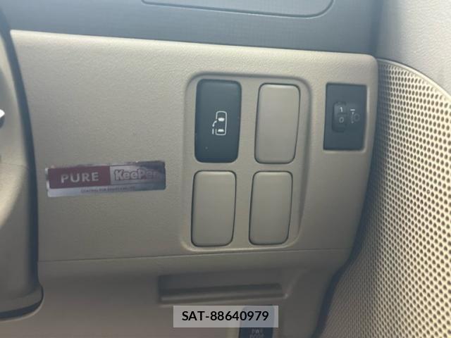 Daihatsu TANTO 2011-09 8686748-18