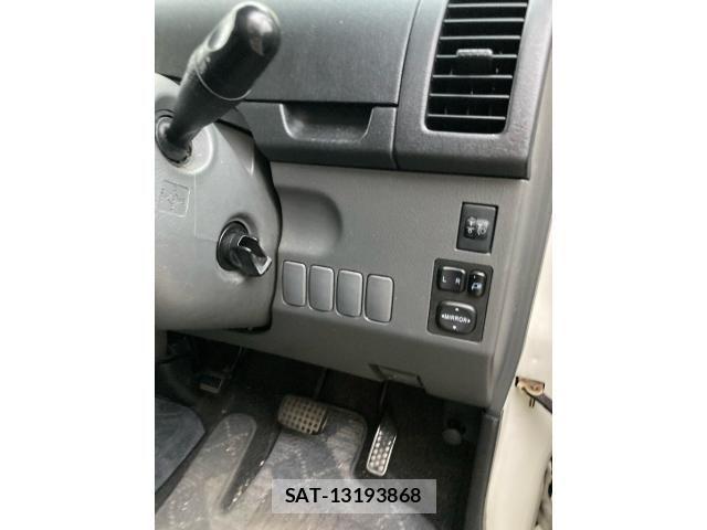 Daihatsu TANTO 2007-11 8686750-12
