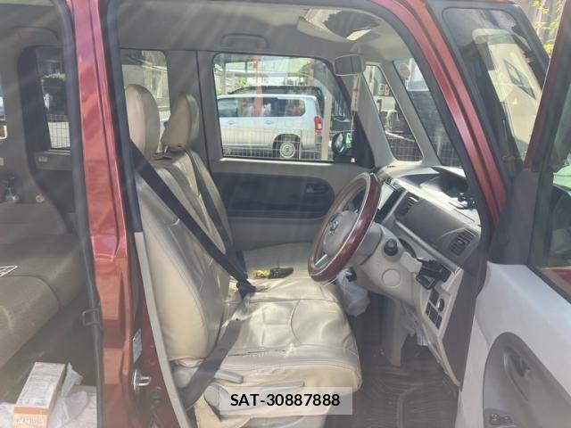 Daihatsu TANTO 2017-10 8746259-16