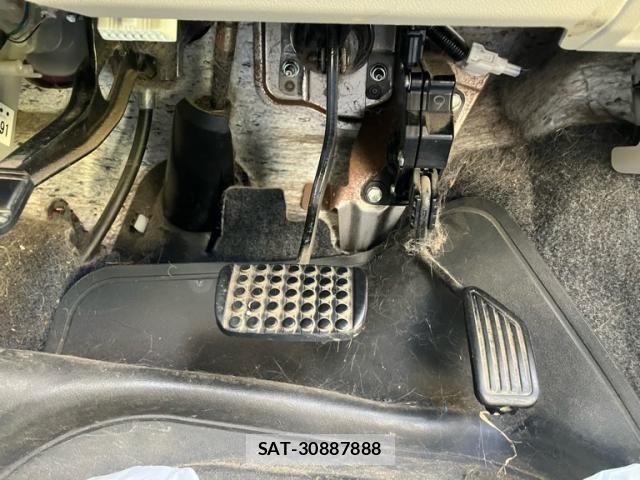 Daihatsu TANTO 2017-10 8746259-19