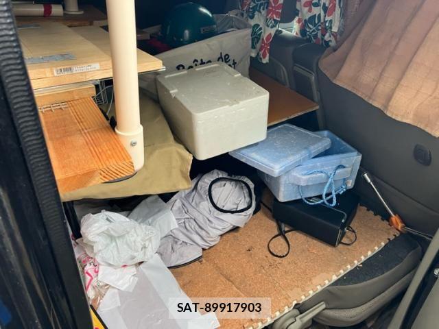 Daihatsu TANTO 2011-12 8744047-9