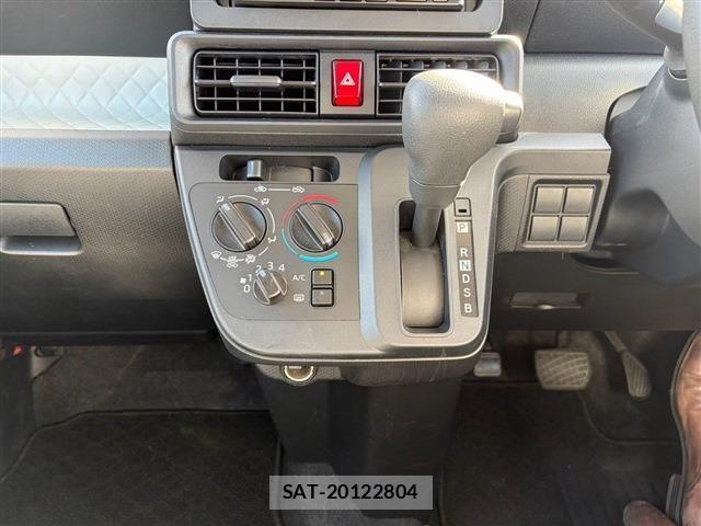 Daihatsu TANTO 2022-02 8797686-26