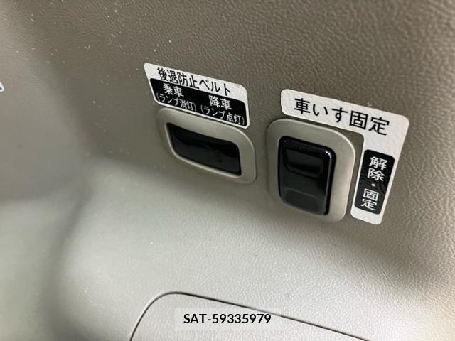 Daihatsu TANTO 2013-06 8797697-17