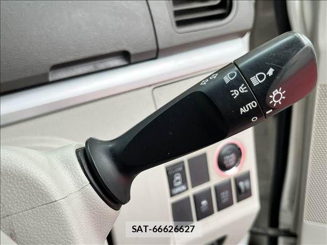 Daihatsu TANTO 2015-12 8831964-13
